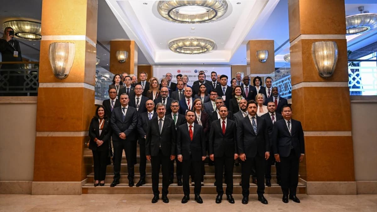 Bakan Gürlek OECD Toplantısı kapsamında 4 ülkeden mevkidaşıyla görüştü